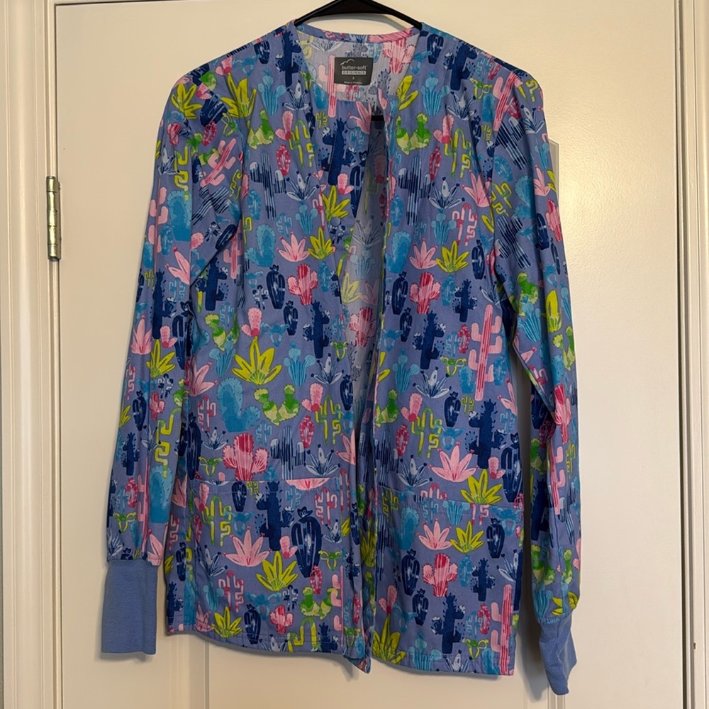 Uniform Advantage ButterSoft Originals Scrub Jacket